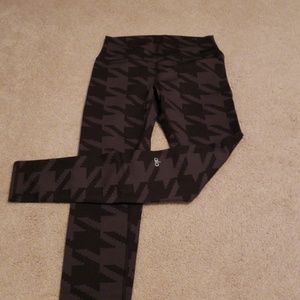 Alo houndstooth legging - L